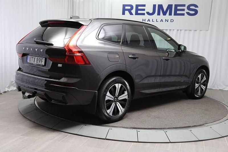 Begagnad Volvo XC60 Plus 462 HK (339 kW) 2023 Grå SUV