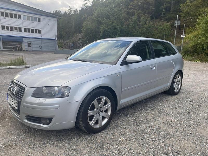 Silver Begagnad 2008 Audi A3 Sportback Halvkombi | 48 000 kr (Bra pris) - Bild 1/4