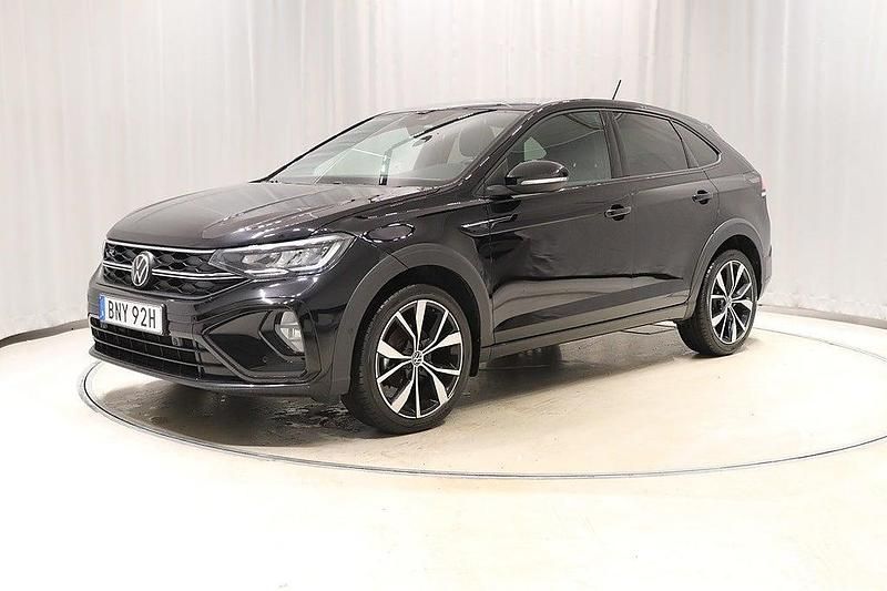 Svart Begagnad 2023 VW Taigo R-line SUV | 269 800 kr (Marknadspris) - Bild 1/4