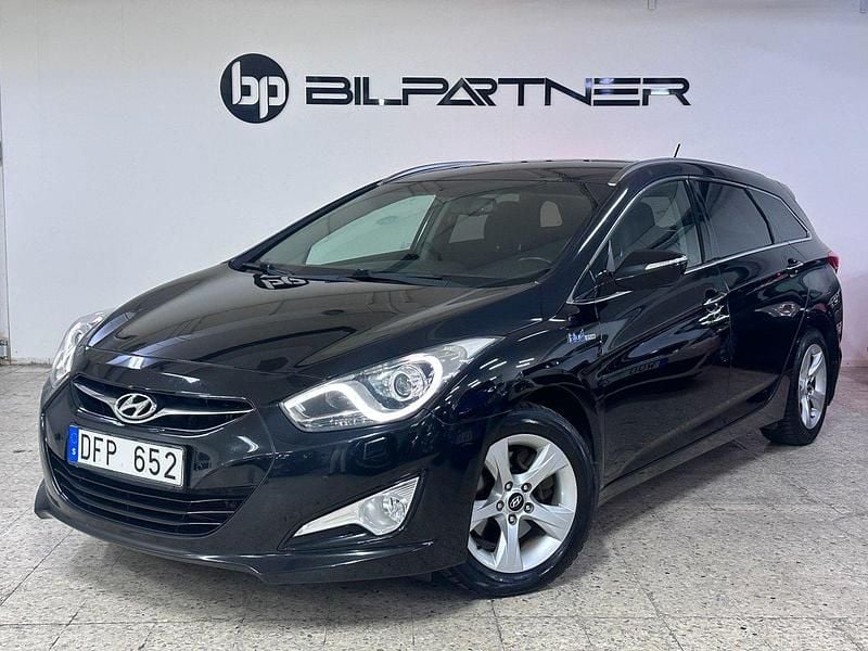 Svart Begagnad 2012 Hyundai i40 Kombi | 59 900 kr (Marknadspris) - Bild 1/4