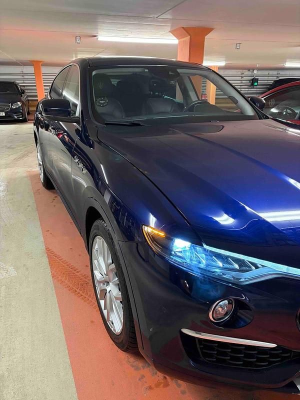 Begagnad Maserati Levante 350 HK (257 kW) 2019 Deep blue metallic SUV