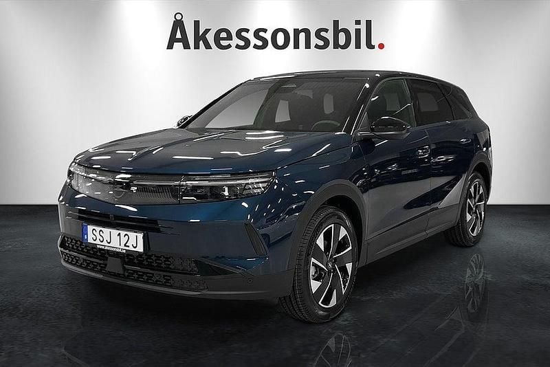 Spektrum blue (metallic) Ny 2026 Opel Grandland X SUV | 460 790 kr (Marknadspris) - Bild 1/4