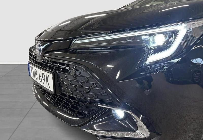 Begagnad Toyota Corolla Style 141 HK (103 kW) 2023 Svart Kombi