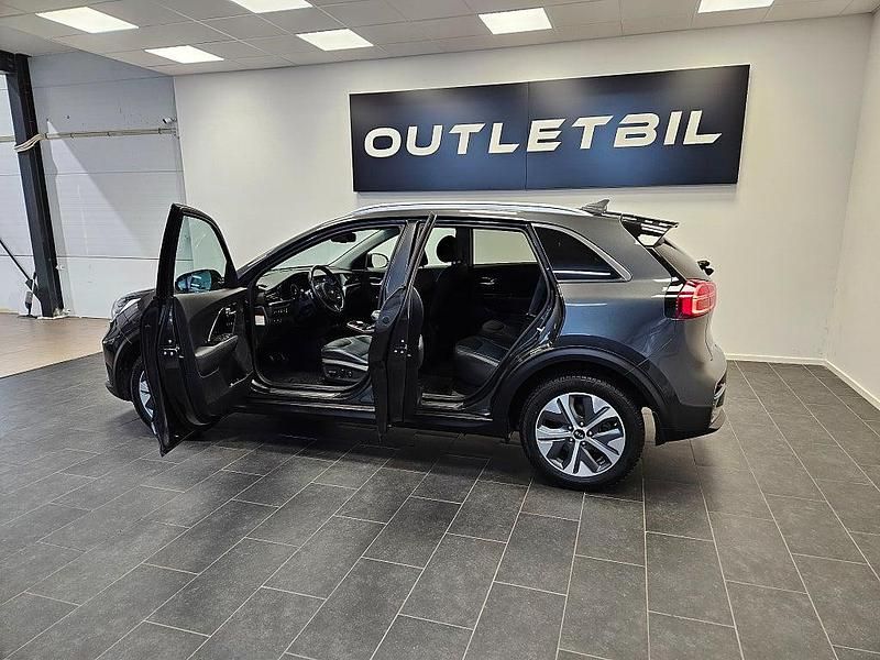 Begagnad Kia e-Niro Advance 150 kW (204 HK) 2021 Grå SUV