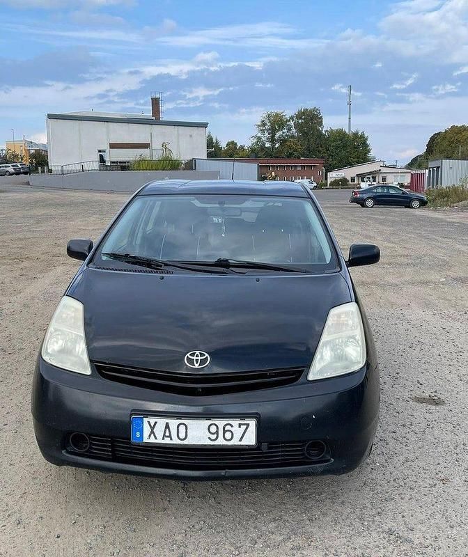 Begagnad 2005 Toyota Prius Halvkombi | 37 000 kr (Marknadspris) - Bild 1/4
