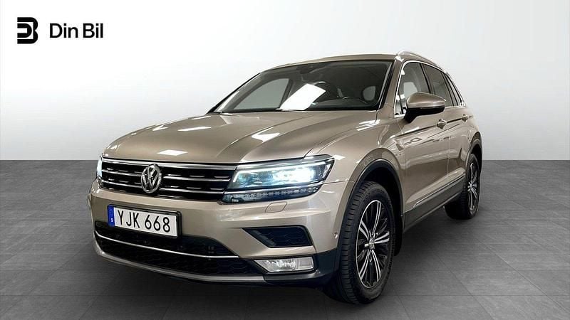 Ljusbrun (titanium beige metallic) Begagnad 2017 VW Tiguan SUV | 179 000 kr (Marknadspris) - Bild 1/4