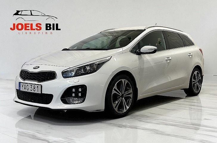 Vit Begagnad 2015 Kia Ceed Sportswagon GT-Line Kombi | 103 900 kr (Marknadspris) - Bild 1/4