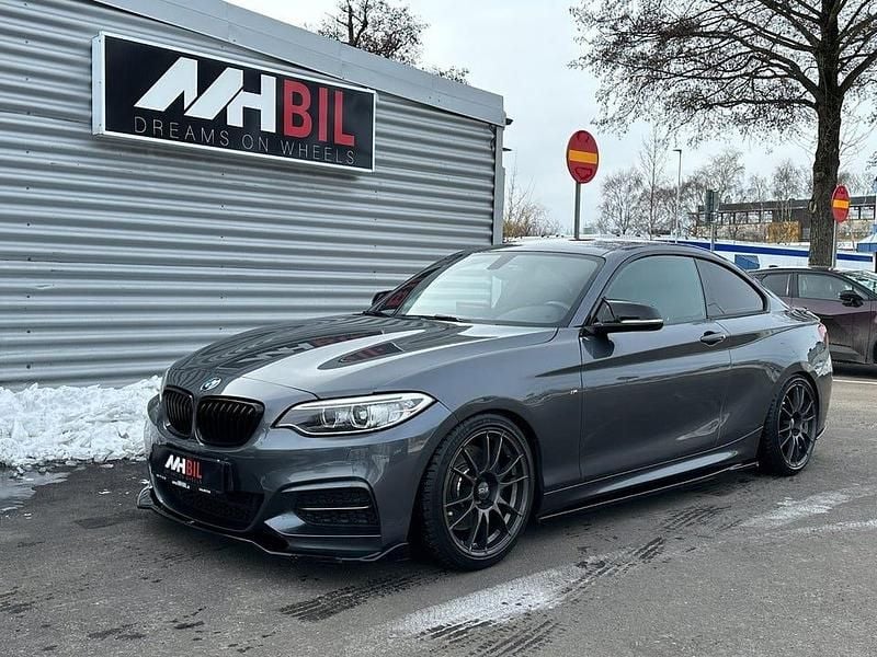 Begagnad BMW M240 M Sport 340 HK (250 kW) 2016 Grå