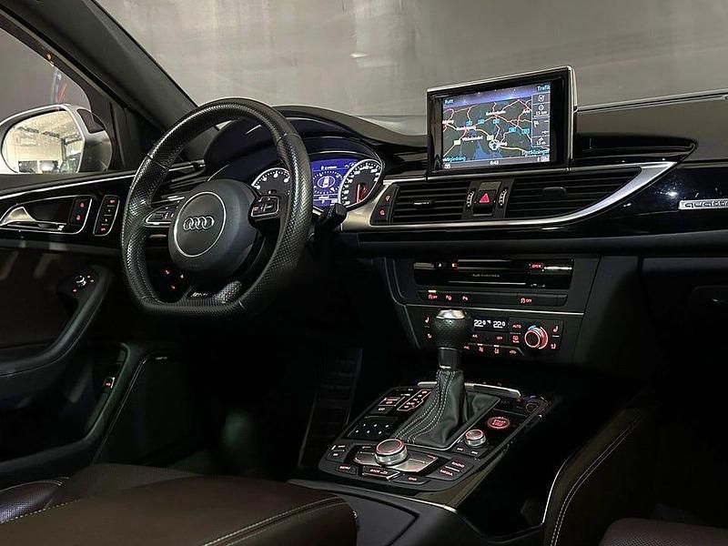 Begagnad Audi RS6 Performance 606 HK (445 kW) 2016 Grå Kombi