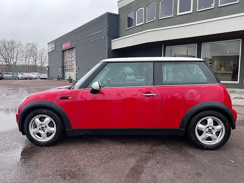 Begagnad Mini Cooper 116 HK (85 kW) 2002 Röd Halvkombi