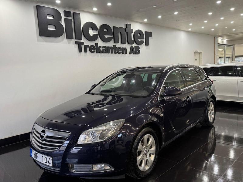 Blå Begagnad 2012 Opel Insignia Cosmo Kombi | 59 900 kr (Marknadspris) - Bild 1/4