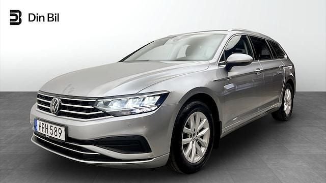 Silver Begagnad 2023 VW Passat Business Kombi | 289 500 kr (Marknadspris) - Bild 1/4