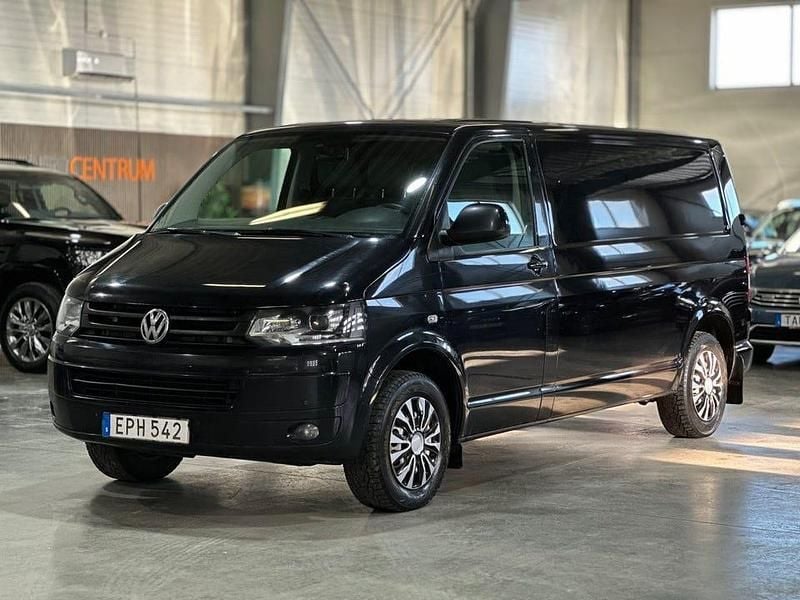 Deep black pearl effect Begagnad 2015 VW T6 Van | 84 900 kr (Bra pris) - Bild 1/4