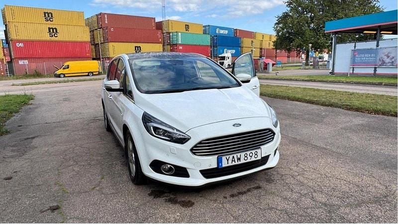 Vit Begagnad 2016 Ford S-MAX Business Edition Minibuss | 170 000 kr (Marknadspris) - Bild 1/4