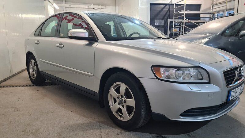 Begagnad Volvo S40 Kinetic 125 HK (91 kW) 2008 Ljusgrå Sedan