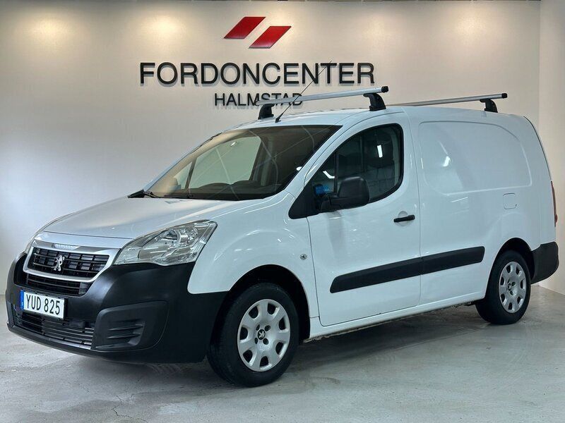 Vit Begagnad 2017 Peugeot Partner Minibuss | 98 900 kr (Marknadspris) - Bild 1/4