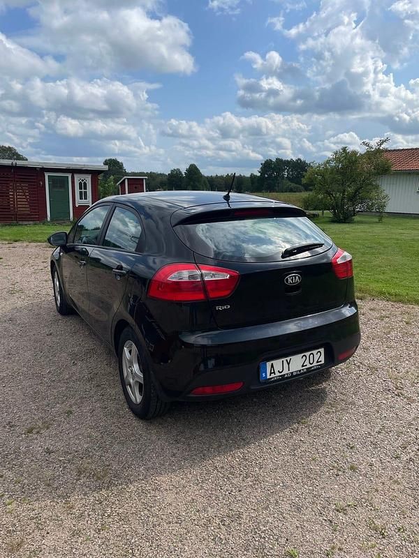 Begagnad Kia Rio 84 HK (61 kW) 2014