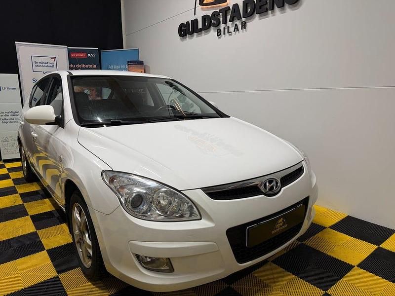 Begagnad Hyundai i30 122 HK (89 kW) 2008 Vit