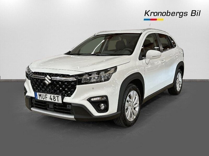 Vit Begagnad 2024 Suzuki SX4 S-Cross SUV | 289 900 kr (Marknadspris) - Bild 1/4