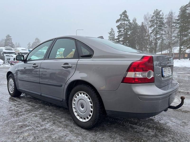Begagnad Volvo S40 Kinetic 101 HK (74 kW) 2006 Grå Sedan