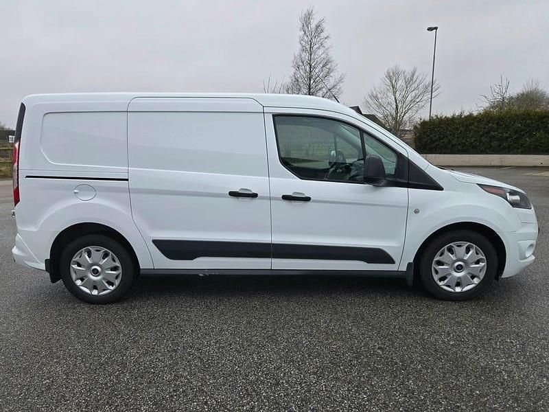 Begagnad Ford Transit Connect 100 HK (73 kW) 2017 Minibuss