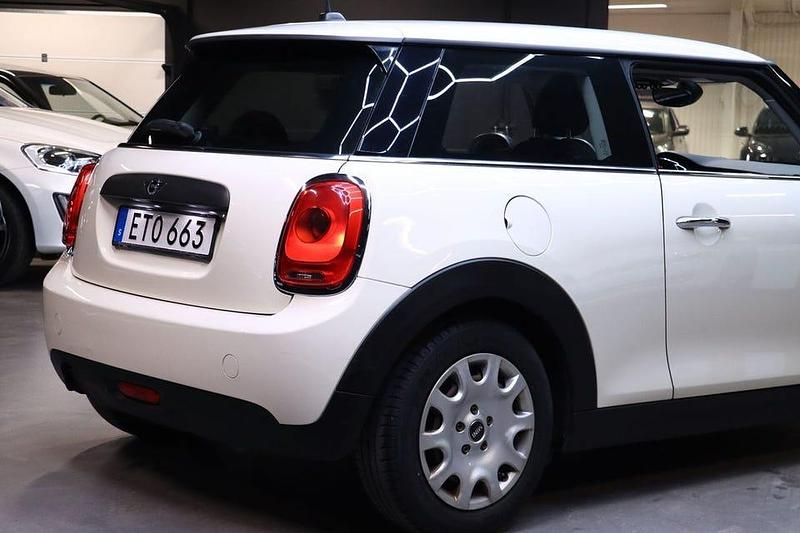 Begagnad Mini ONE Pepper 75 HK (55 kW) 2015 Vit Halvkombi
