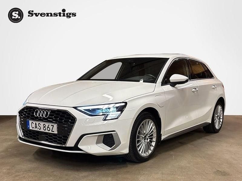Begagnad Audi A3 150 HK (110 kW) 2023 Ibisvit Halvkombi