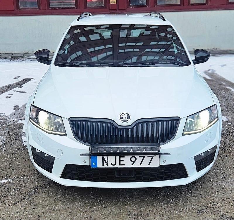 Begagnad Skoda Octavia RS 184 HK (135 kW) 2016 Kombi