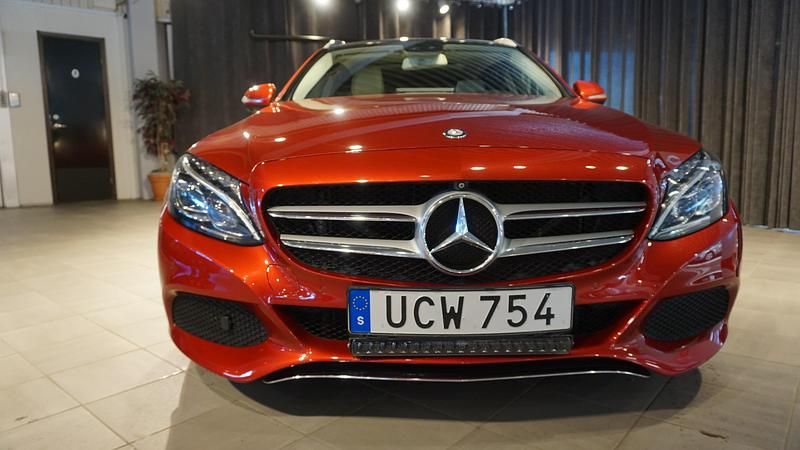 Röd Begagnad 2014 Mercedes C250 Avantgarde Kombi | 239 700 kr (Lite dyr) - Bild 1/4