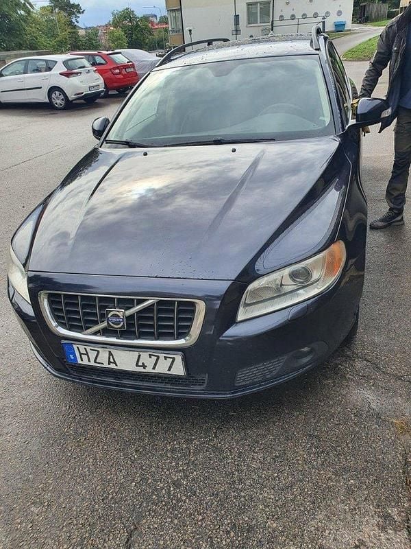 Blå Begagnad 2009 Volvo V70 Momentum Kombi | 65 000 kr - Bild 1/4