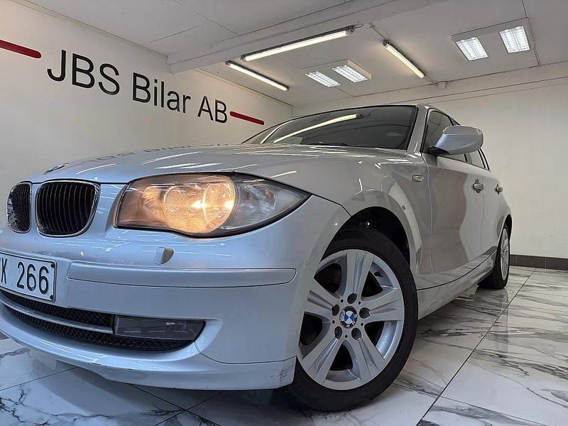 Begagnad BMW 118 Advantage 143 HK (105 kW) 2009 Grå Halvkombi
