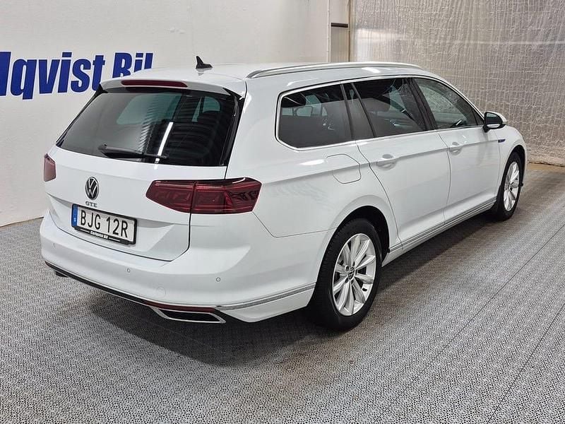 Begagnad VW Passat Executive 156 HK (114 kW) 2023 Vit Kombi