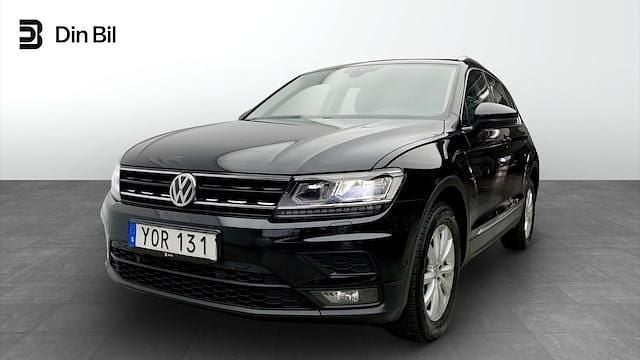 Svart (deep black pearl) Begagnad 2018 VW Tiguan Executive SUV | 209 900 kr (Marknadspris) - Bild 1/4