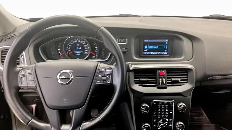 Begagnad Volvo V40 CC Kinetic 150 HK (110 kW) 2016 Svart Kombi