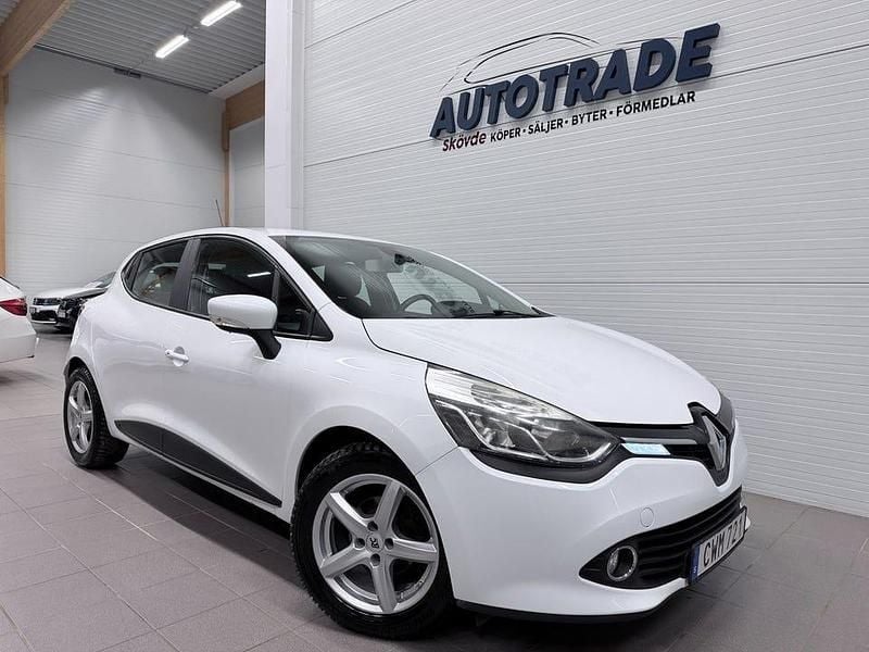 Vit Begagnad 2014 Renault Clio IV | 74 900 kr (Marknadspris) - Bild 1/4