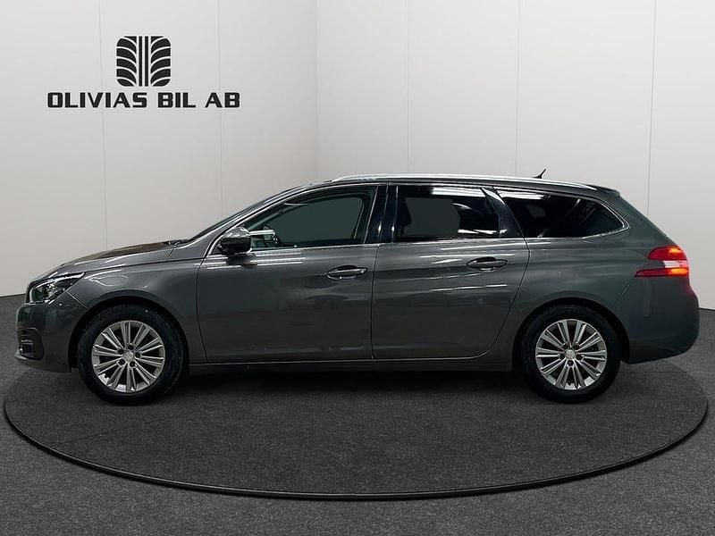 Begagnad Peugeot 308 SW Allure 120 HK (88 kW) 2018 Grå Kombi