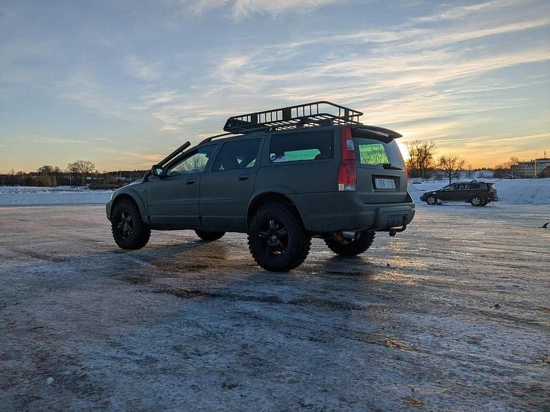 Blå Begagnad 2006 Volvo XC70 Summum Kombi | 40 000 kr (Marknadspris) - Bild 1/4