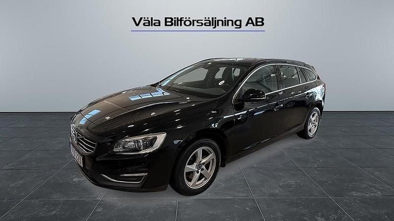 Begagnad Volvo V60 Momentum 136 HK (100 kW) 2015 Svart Kombi