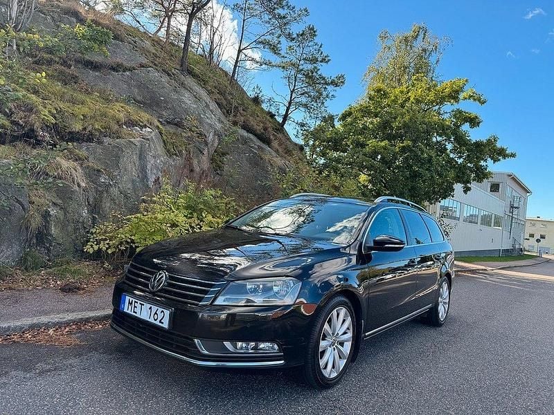 Svart Begagnad 2011 VW Passat R Kombi | 59 900 kr (Bra pris) - Bild 1/4