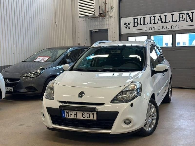 Vit Begagnad 2011 Renault Clio GrandTour Kombi | 49 900 kr (Marknadspris) - Bild 1/4