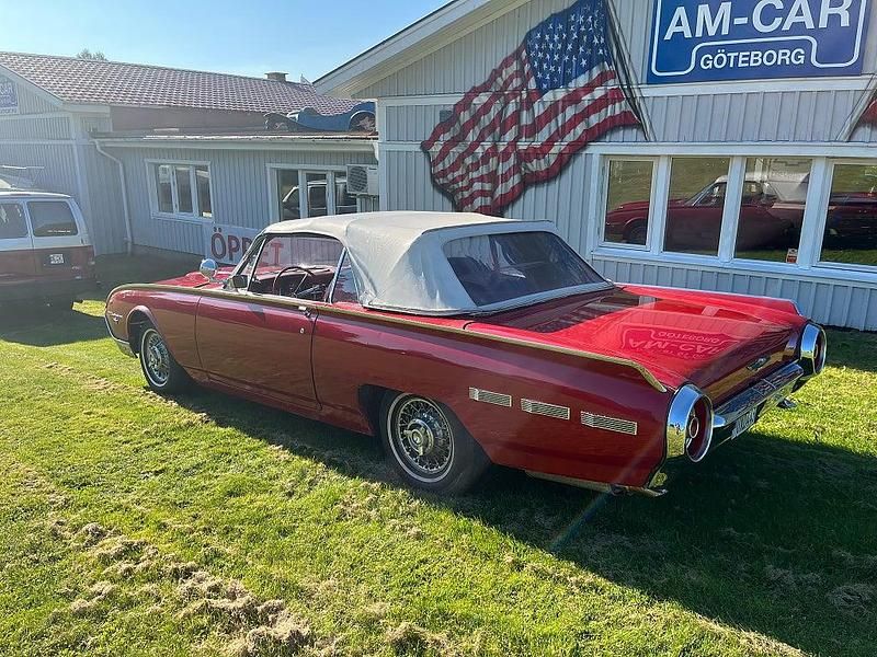 Begagnad Ford V8 305 HK (224 kW) 1962 Röd Cab