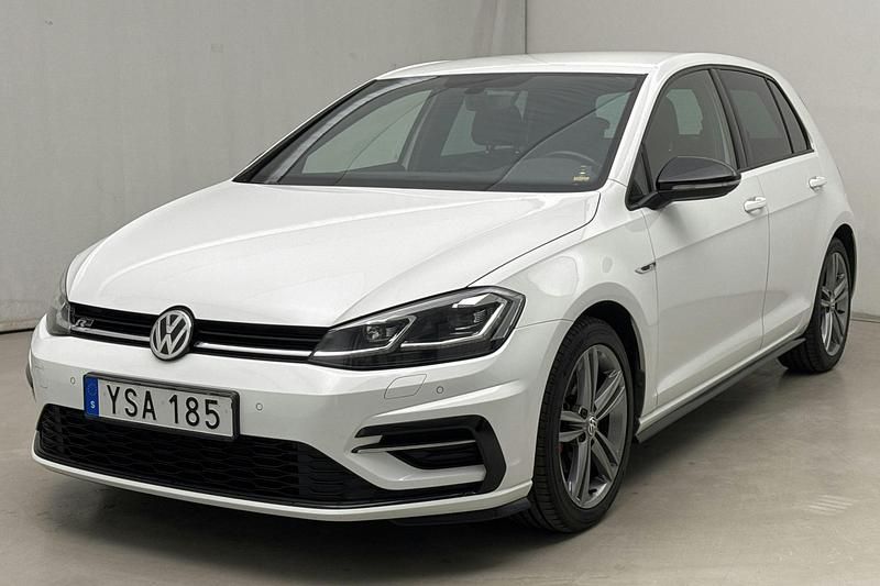 Vit Begagnad 2019 VW Golf VII R-line | 179 900 kr (Marknadspris) - Bild 1/4