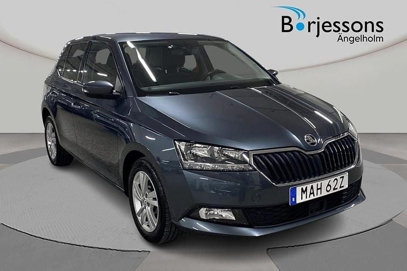 Mörkgrå Begagnad 2019 Skoda Fabia Style Halvkombi | 139 000 kr (Marknadspris) - Bild 1/4