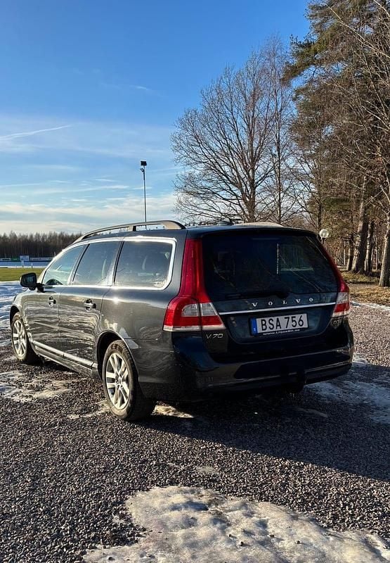 Savile grå metallic 492 Begagnad 2016 Volvo V70 Kombi | 149 000 kr (Marknadspris) - Bild 1/4