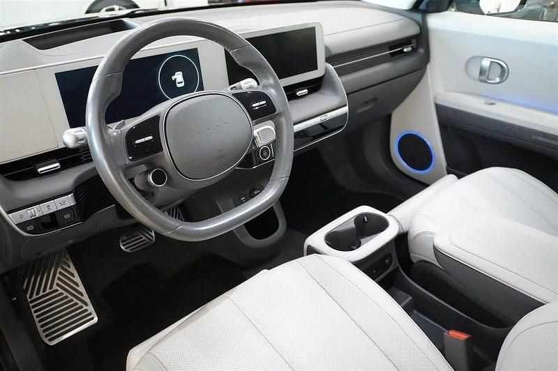 Svart Begagnad 2022 Hyundai Ioniq 5 Advanced SUV | 359 000 kr (Superpris) - Bild 1/3