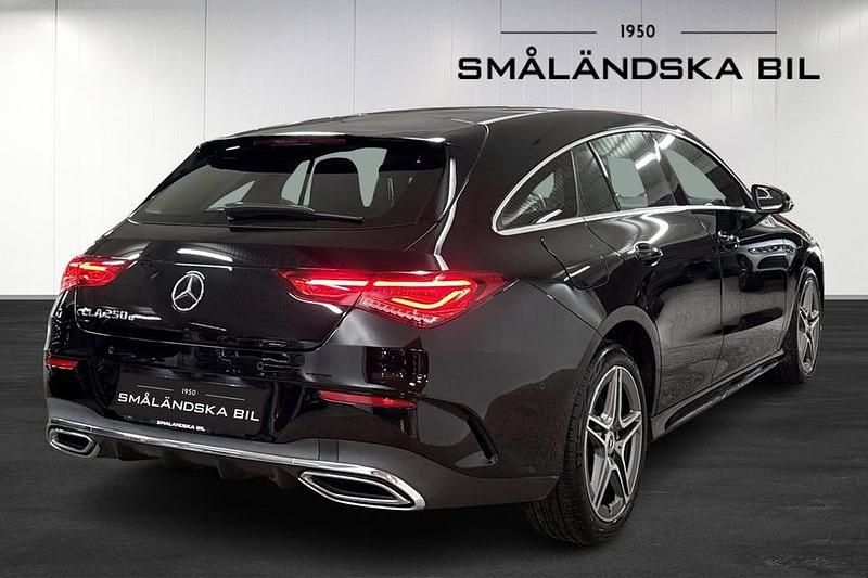 Begagnad Mercedes CLA250 Shooting Brake AMG 218 HK (160 kW) 2023 Svart Kombi