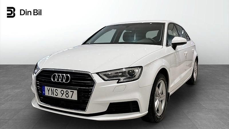 Vit Begagnad 2017 Audi A3 Sportback Proline Halvkombi | 164 900 kr (Marknadspris) - Bild 1/4