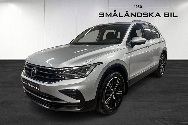 Silver Begagnad 2021 VW Tiguan SUV | 279 000 kr (Lite dyr) - Bild 1/4