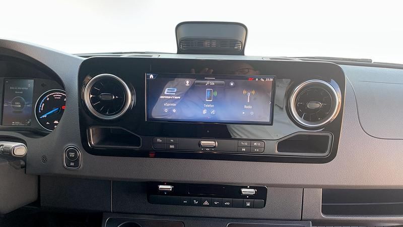 Begagnad Mercedes 420 110 kW (150 HK) 2025 Vit Pickup