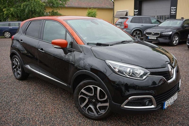 Flerfärgad Begagnad 2015 Renault Captur Dynamique SUV | 79 900 kr (Marknadspris) - Bild 1/4
